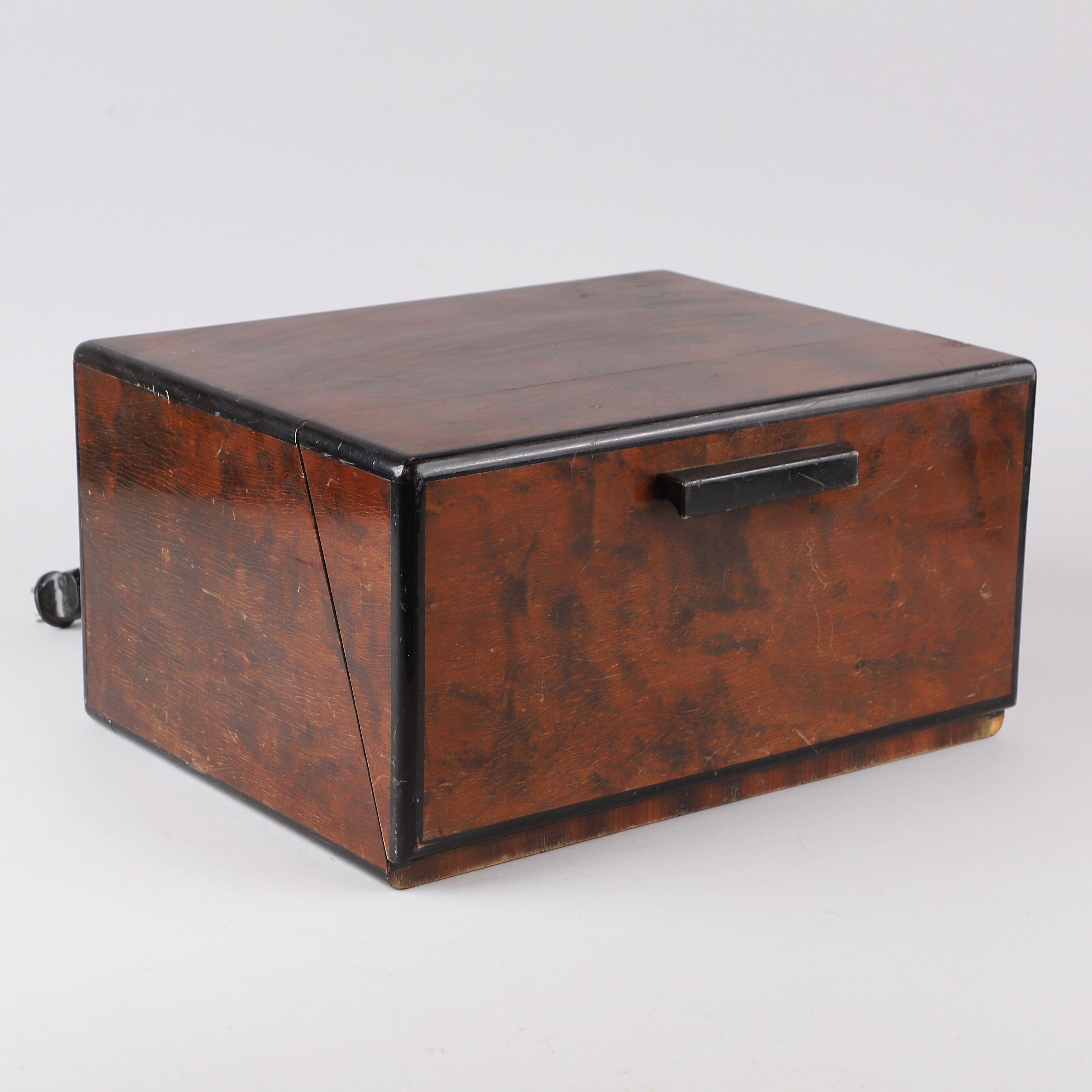 Luxor Shellac Record Player (1930-40s)