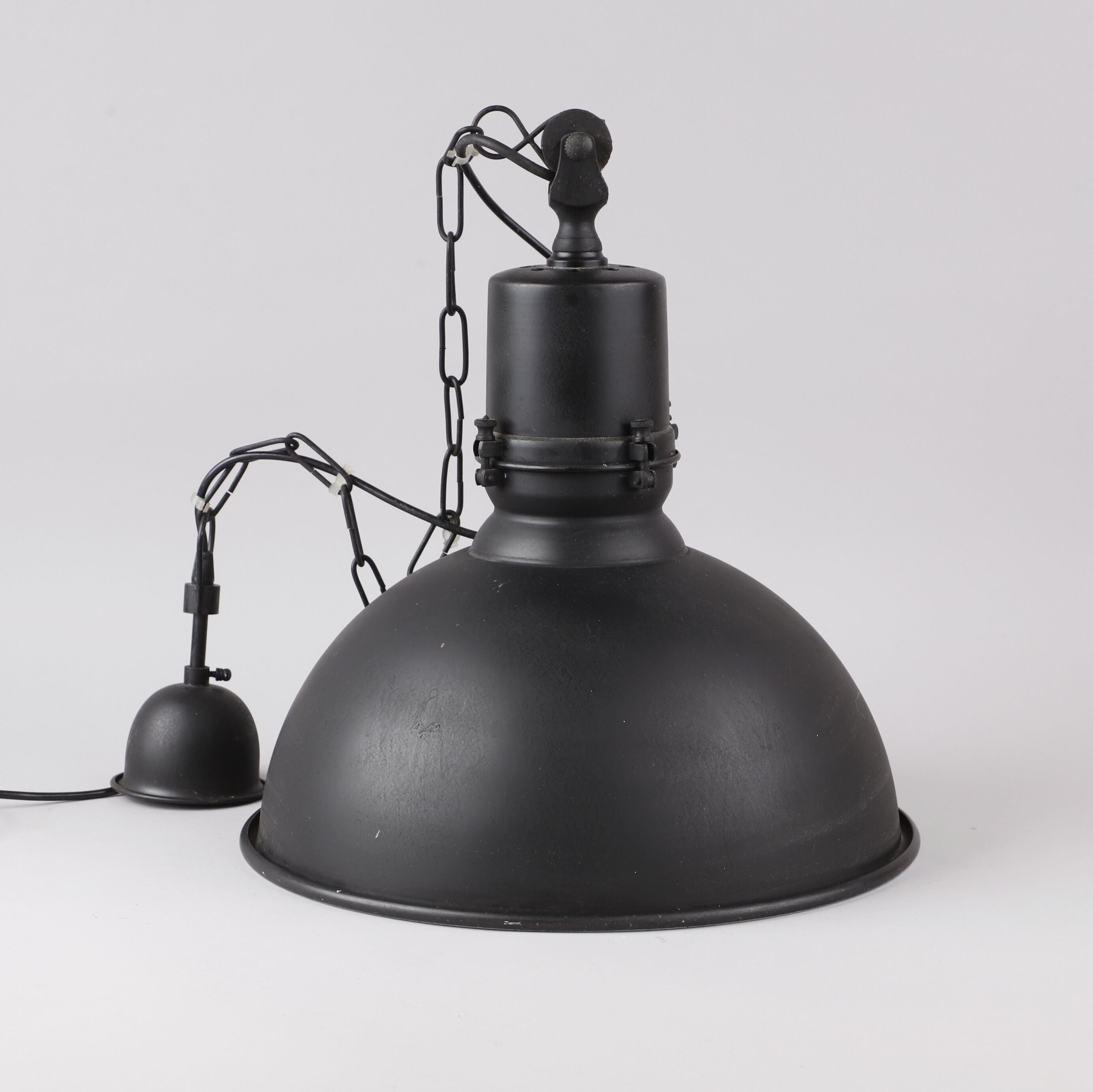 Industrial-style Black Metal Ceiling Pendant Lamp