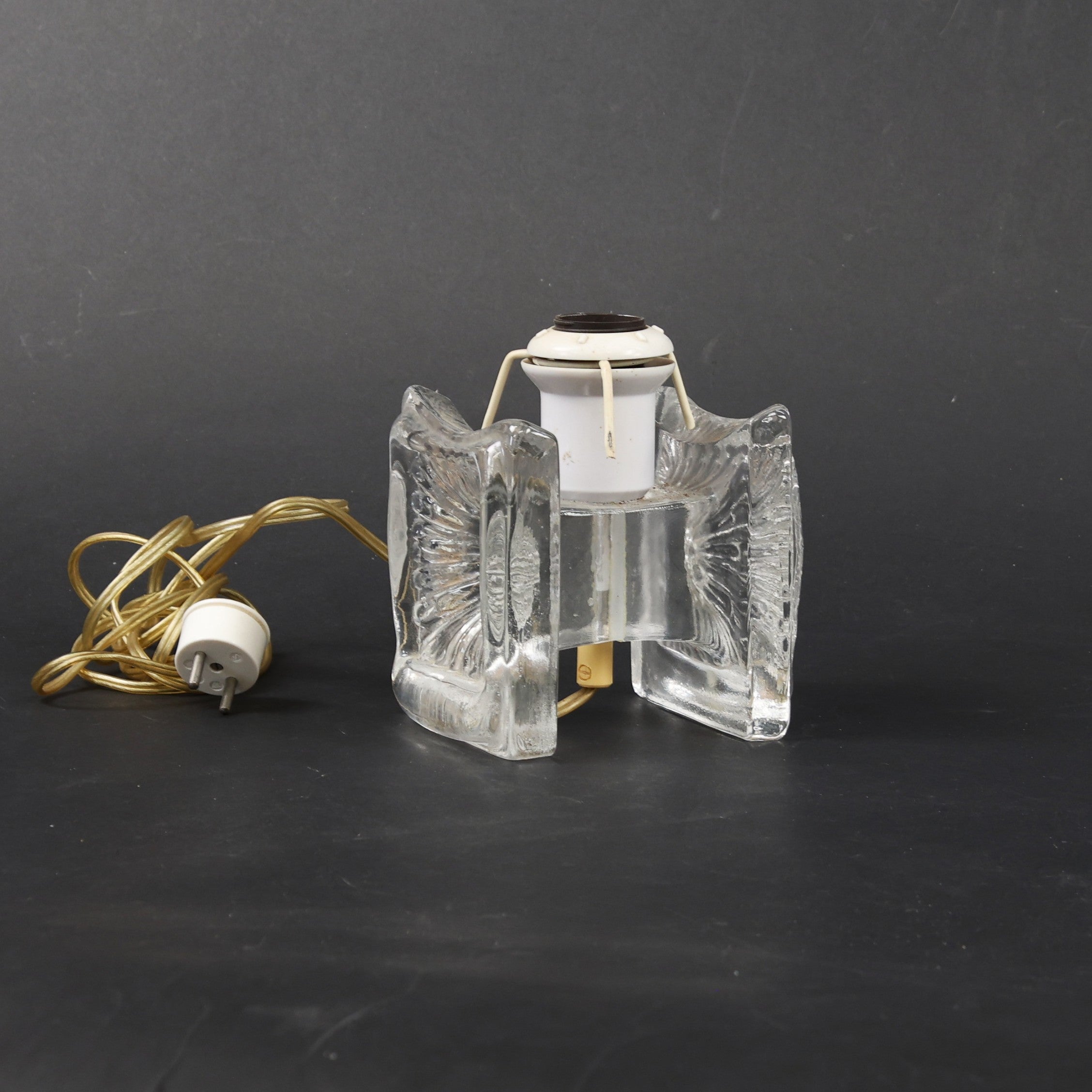 Pukeberg - Brutalist Table Lamp
