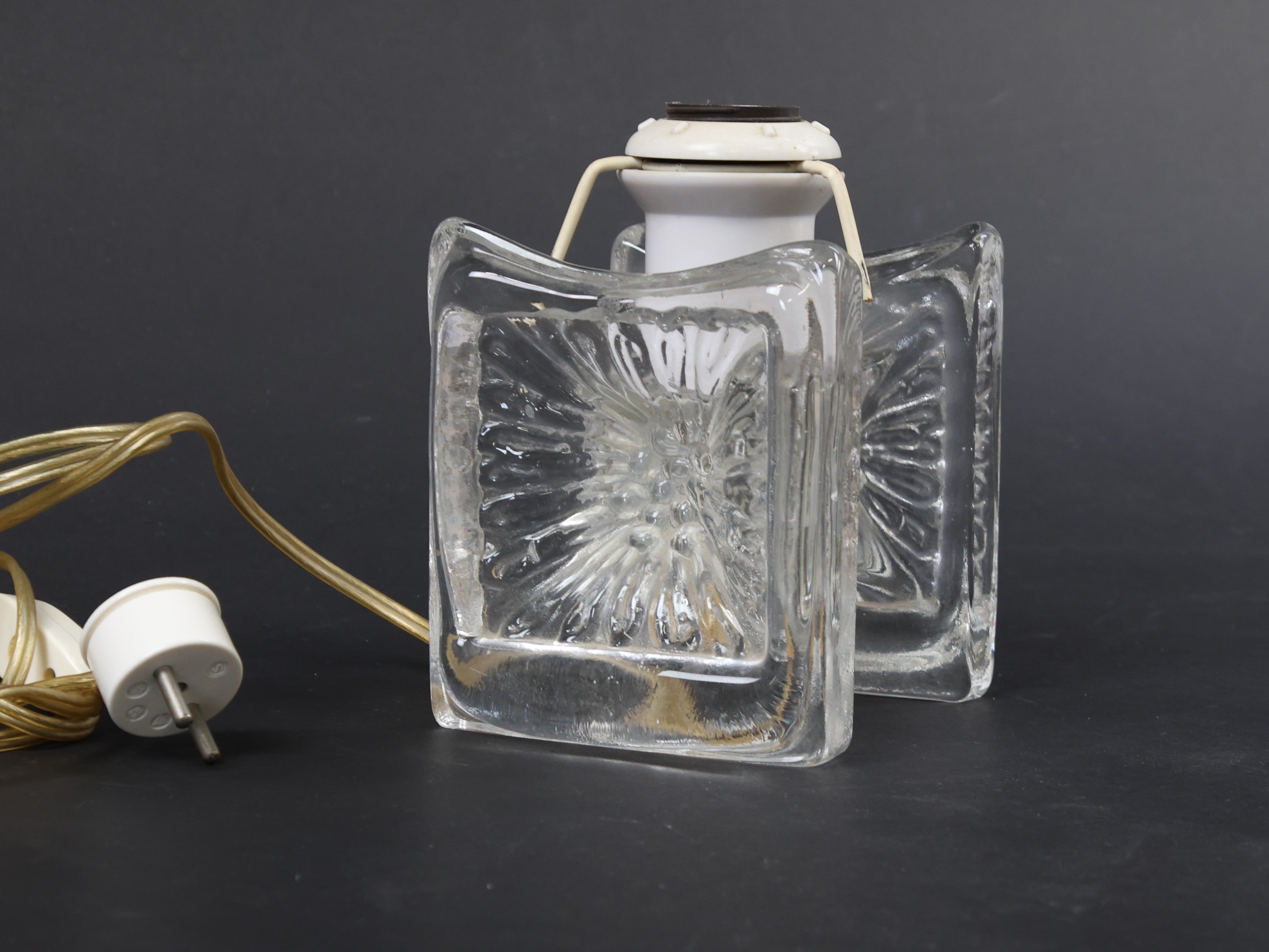 Pukeberg - Brutalist Table Lamp
